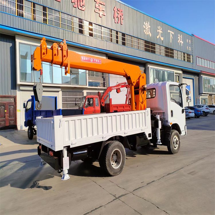 城关区三轮随车吊定制 农用改装机自备吊中瑞长期出售